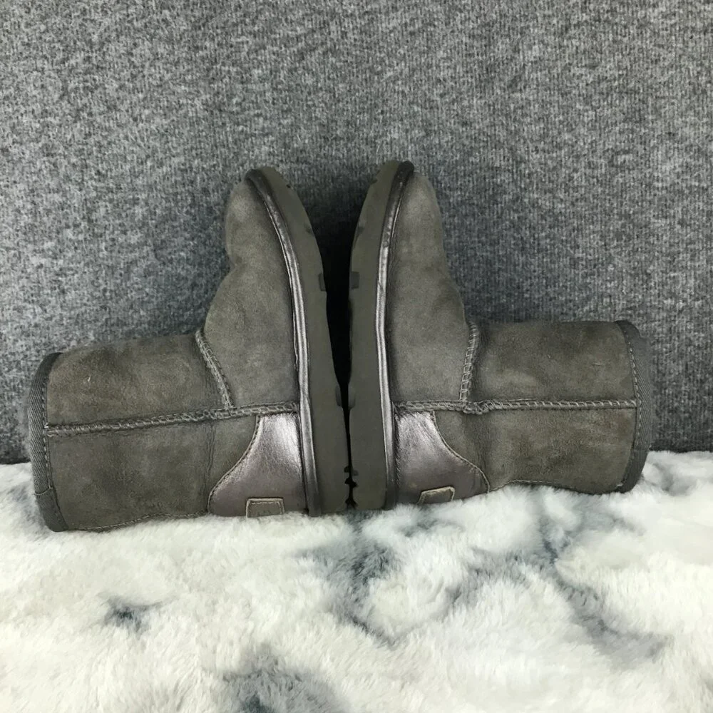 UGG Boots‎ Kids Size 10 Gray and Metallic